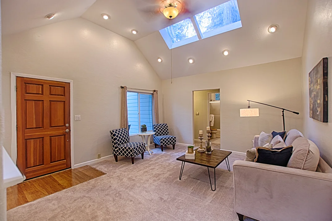 Living Room 1.jpg