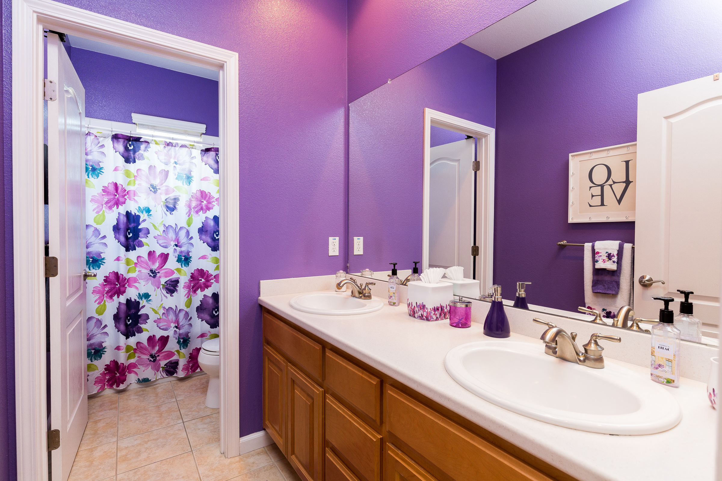 Bathroom 2.jpg