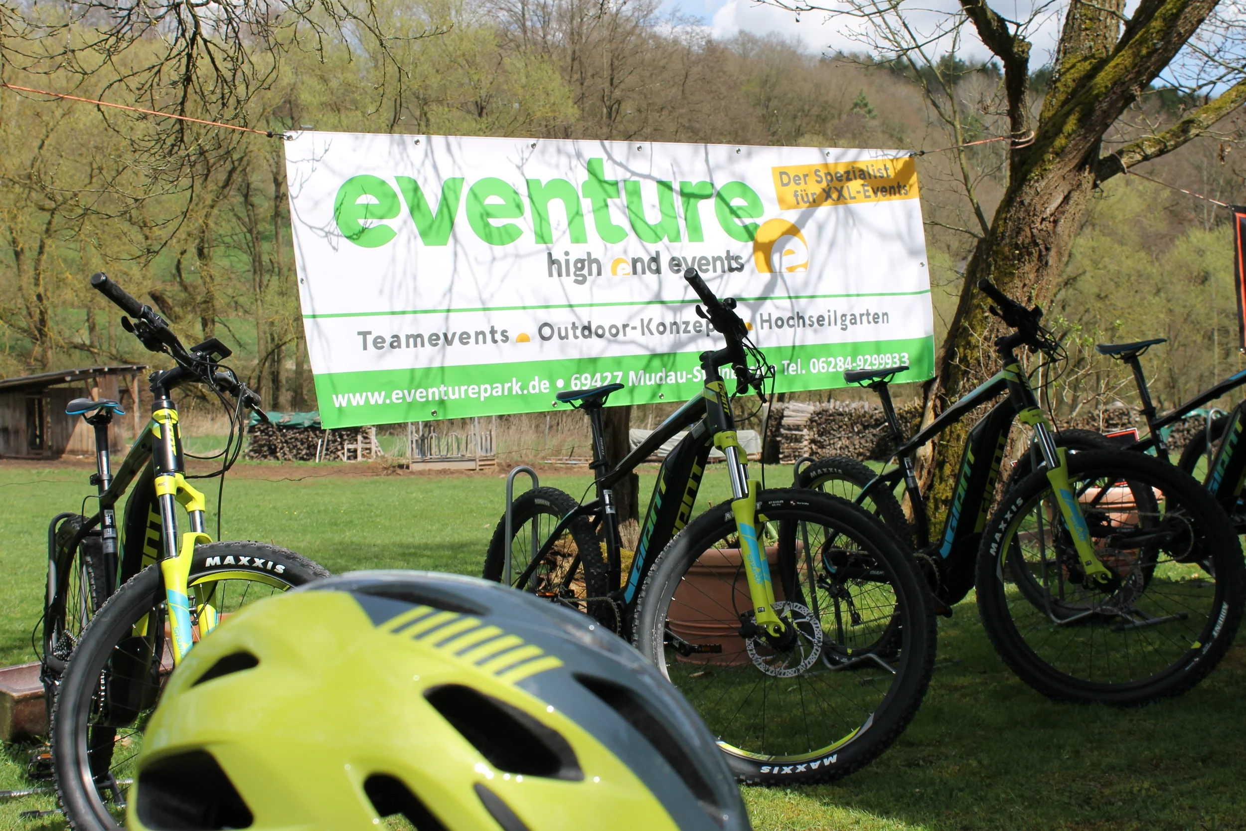 Mountainbiking im goldenen Herbst