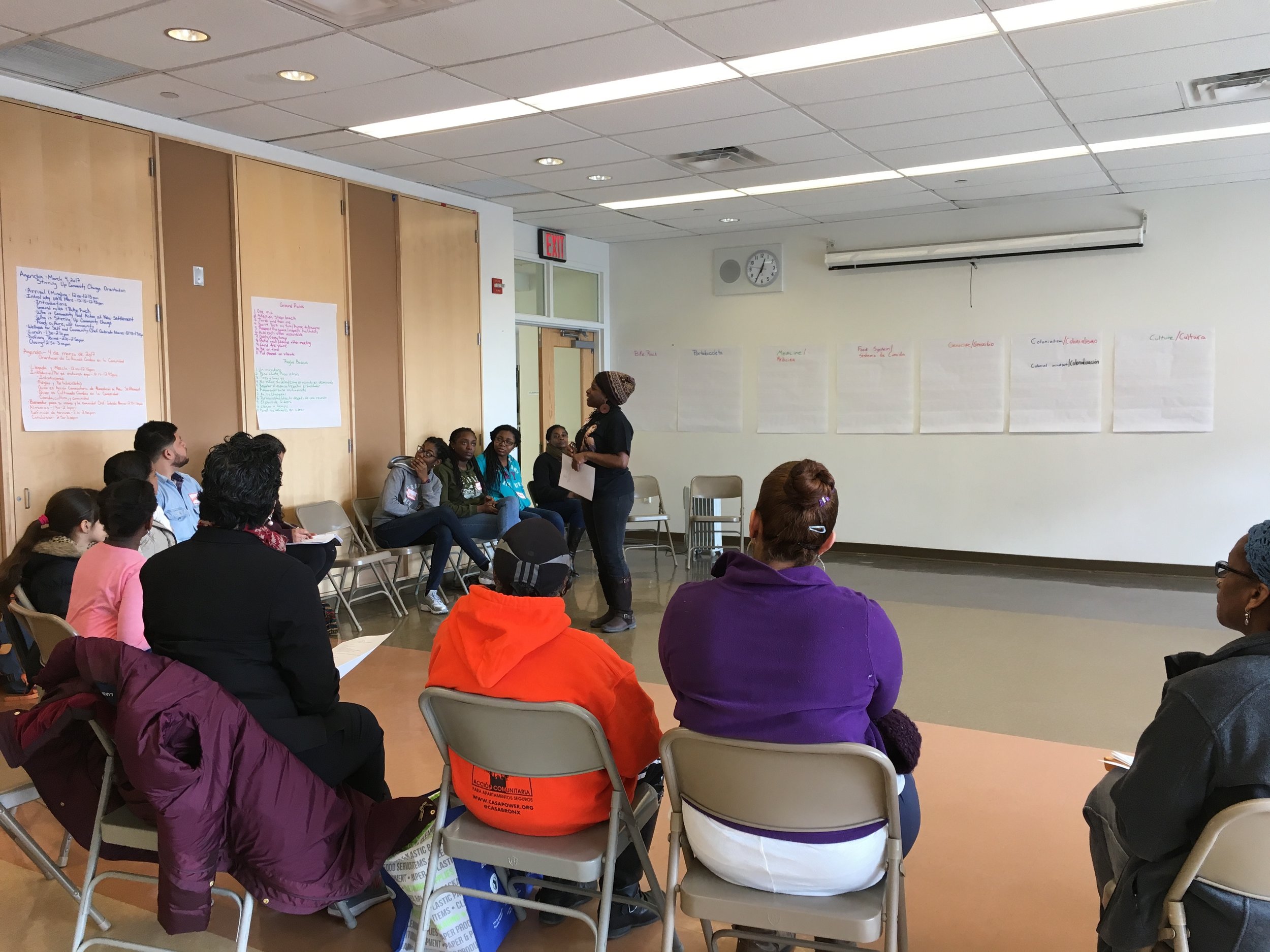 Stirring Up Community Change Orientation, a project of New Settlement Apartments' Community Food Action, one site of the LISC NYC Communities for Healthy Food NYC Initiative. Photo courtesy of New Settlement Apartments.