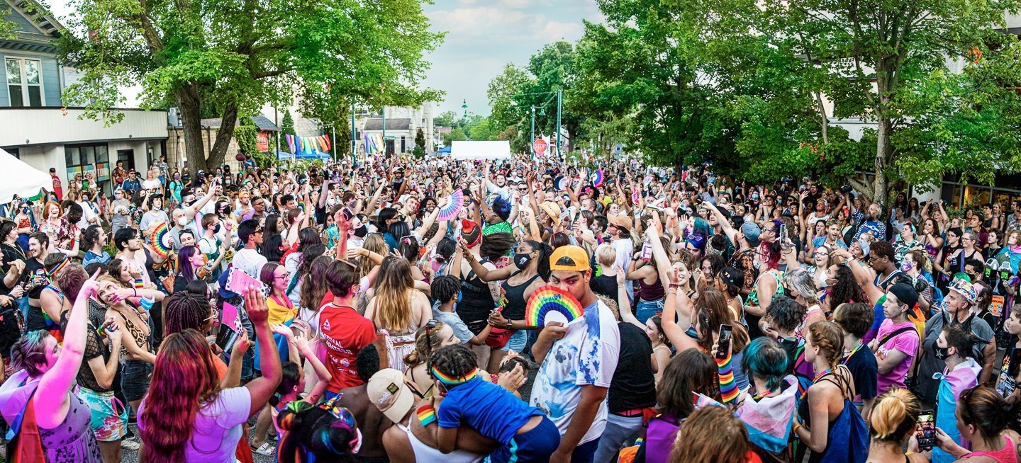 Crowd+Panorama+-1.jpg