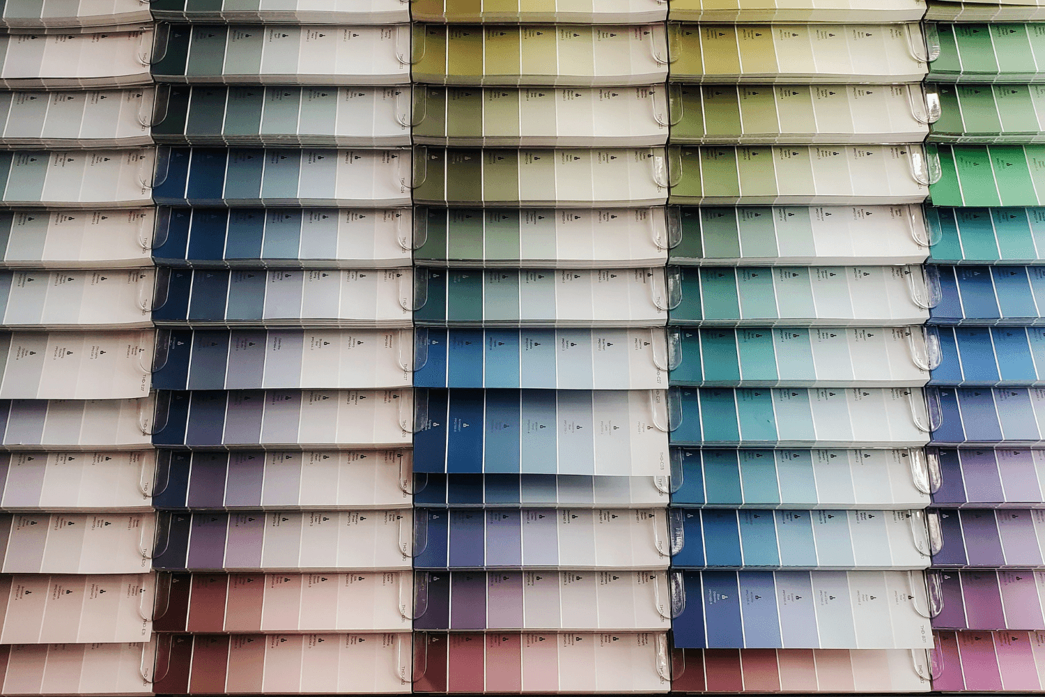 A Quick Guide on Color Theory in Fashion and Garment Production
