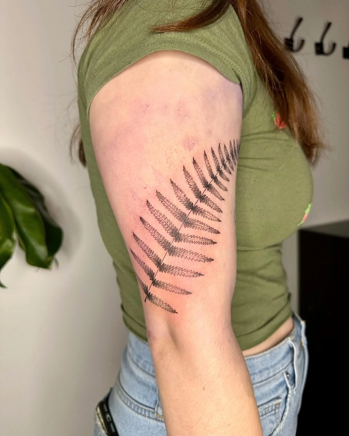 The last fern flash I hadn&rsquo;t done, Thank you Ella!
&bull;
&bull;
&bull;
&bull;
&bull;
&bull;
&bull;
&bull;
&bull;
#ferntattoo #pnwtattooartist #seattletattooartist #pnwfemaletattooartist
#seattlefemaletattooartist 
#femaleownedtattooshop #seatt