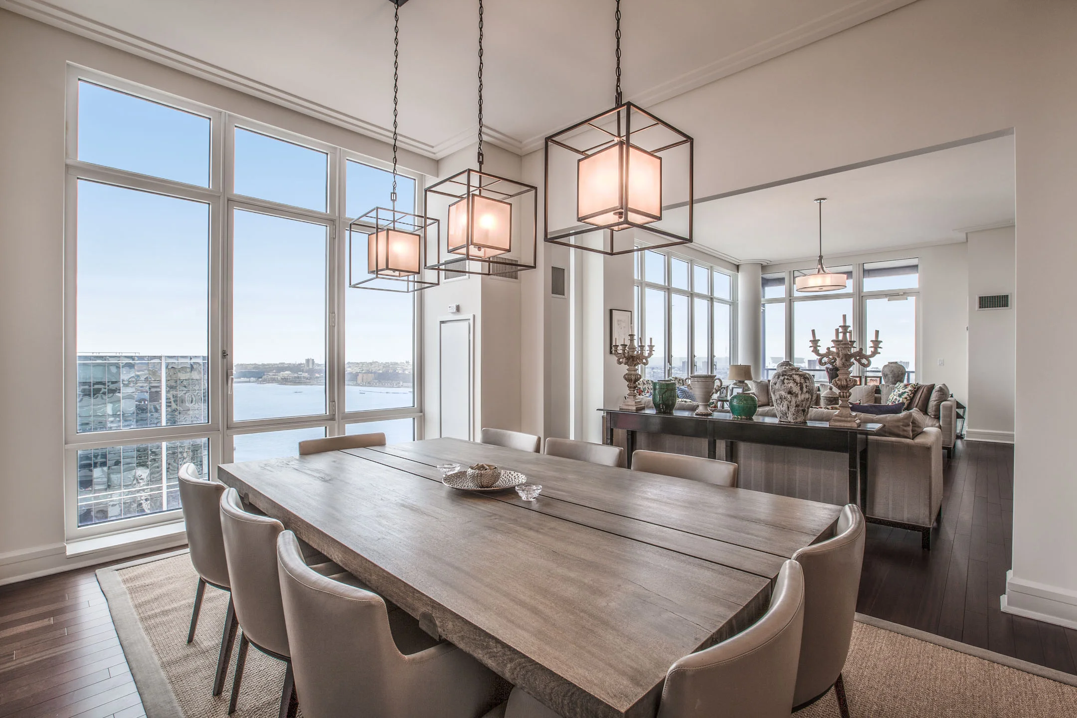 60_Riverside_Blvd_3902_Dining-2.jpg