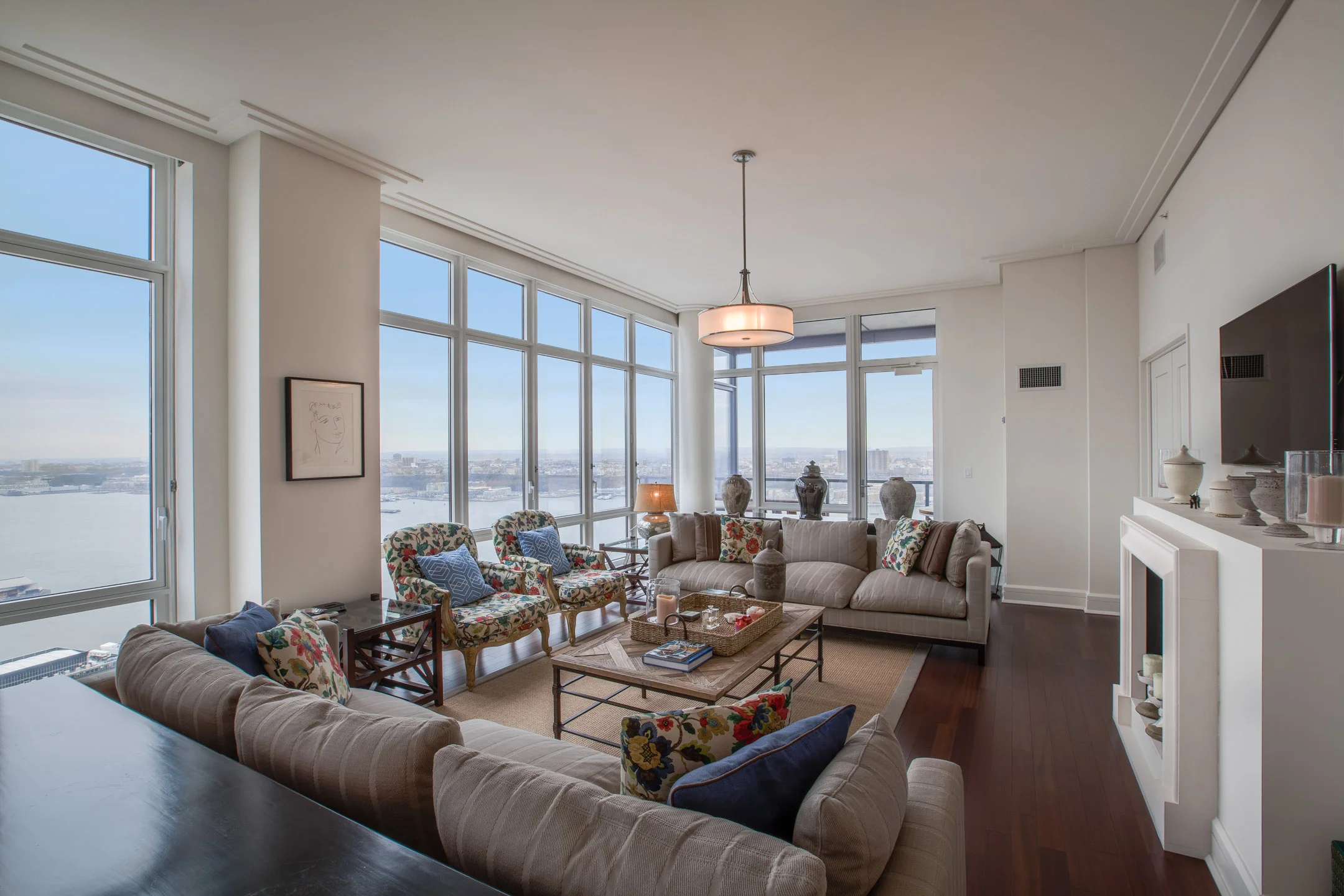 60_Riverside_Blvd_3902_Main3.jpg