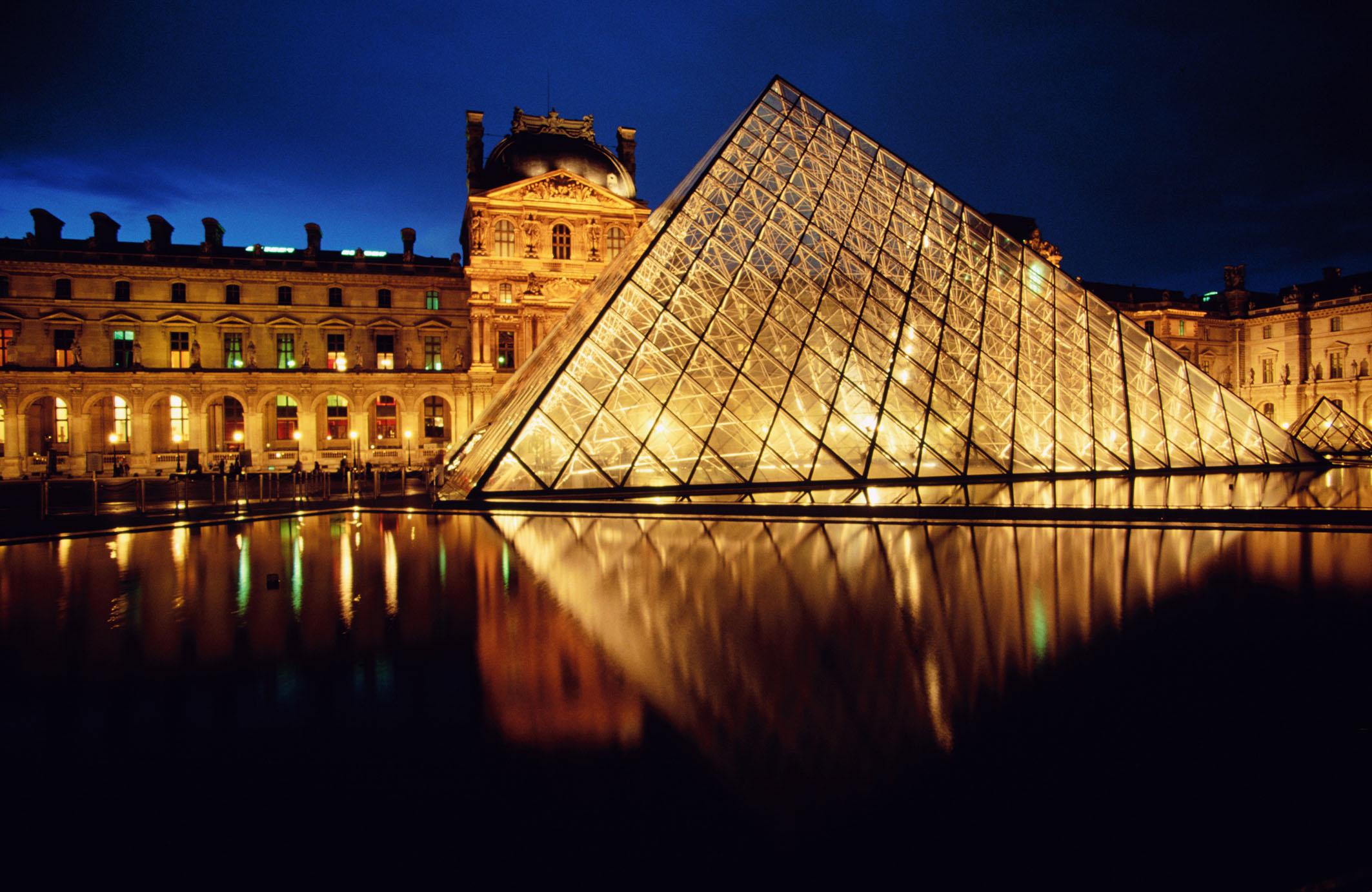 louvre1.jpg