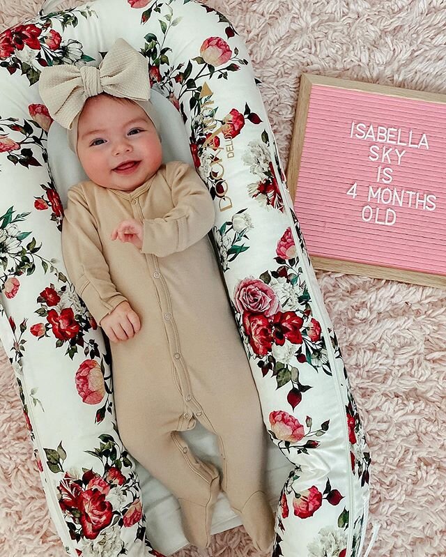 Izzy is 4 months old today!!!!!!😱🥰 If I had to share one thing that I love about being a mom it would be anytime she looks at me and gives me that big beautiful smile. 😭👉🏼 No matter what&rsquo;s going on in my day, seeing her smile just makes ev