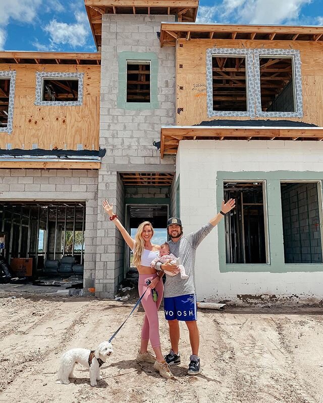 Surprise!!! We&rsquo;ve been building our dream home!!!🏡❤️🙏🏼 Harry &amp; I made a big decision last year to become home owners and build our first home together! We signed for the land in August 2019 and have been having the best time picking out 