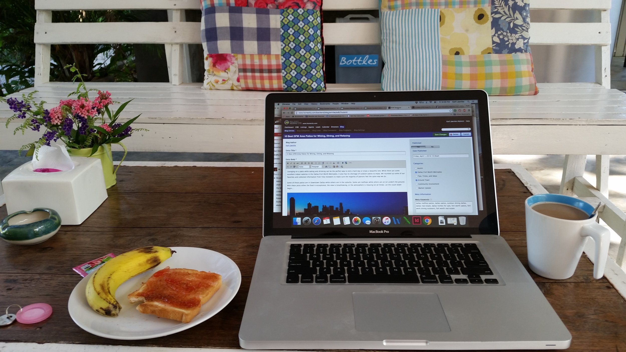 My working setup at Glur Hostel. The perfect place to relax!