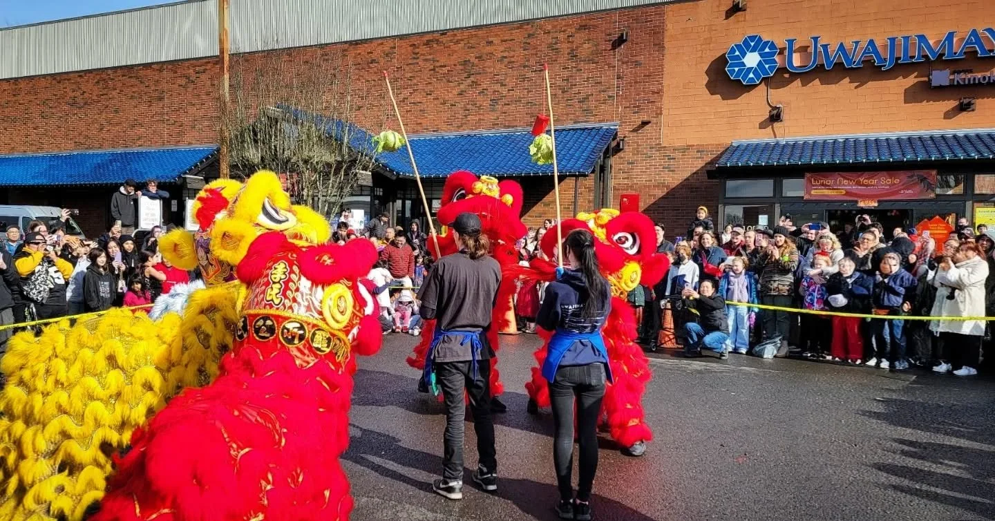 Celebrating the Year of the Horse at @uwajimaya in Beaverton, Oregon USA 🔥🐎🥬🧧