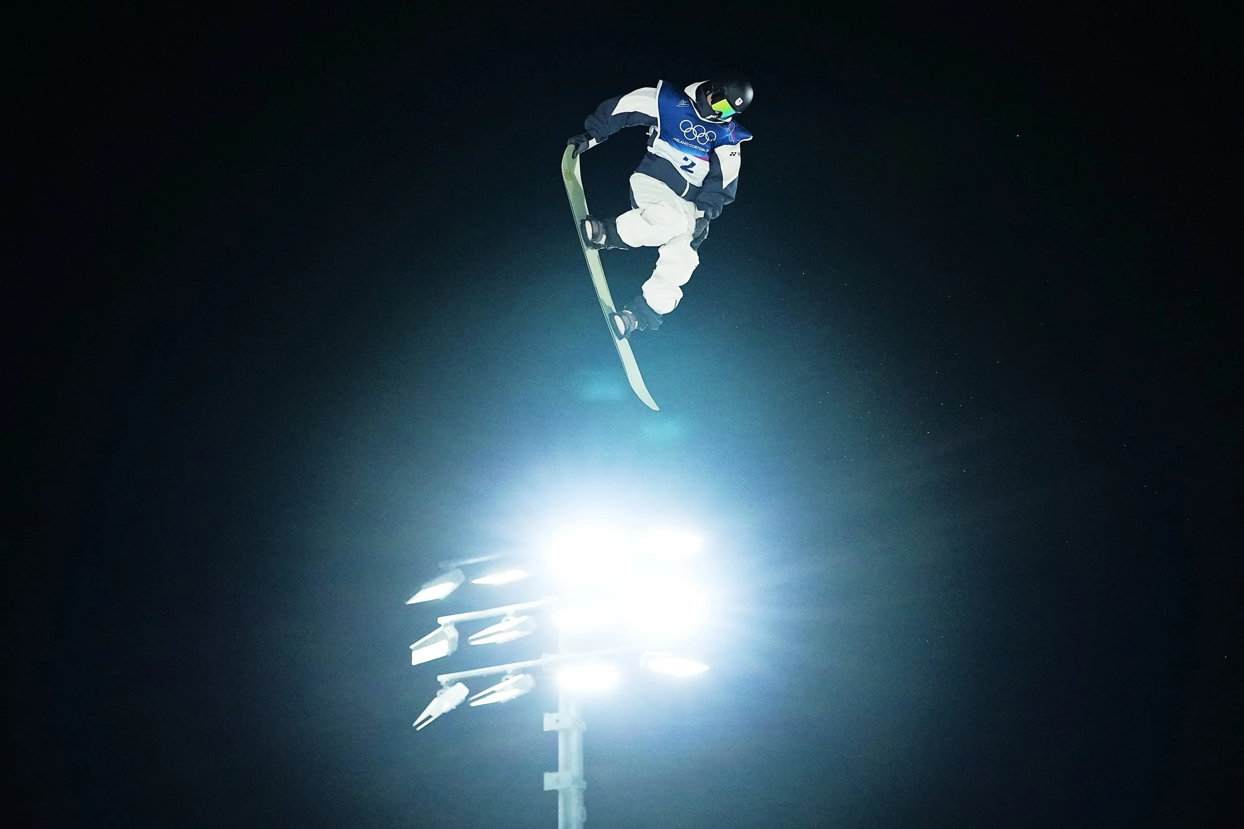  Japan's Ryoma Kimata competes during the men's snowboarding big air finals at the 2026 Winter Olympics, in Livigno, Italy, Saturday, Feb. 7, 2026. (AP Photo/Gregory Bull) 