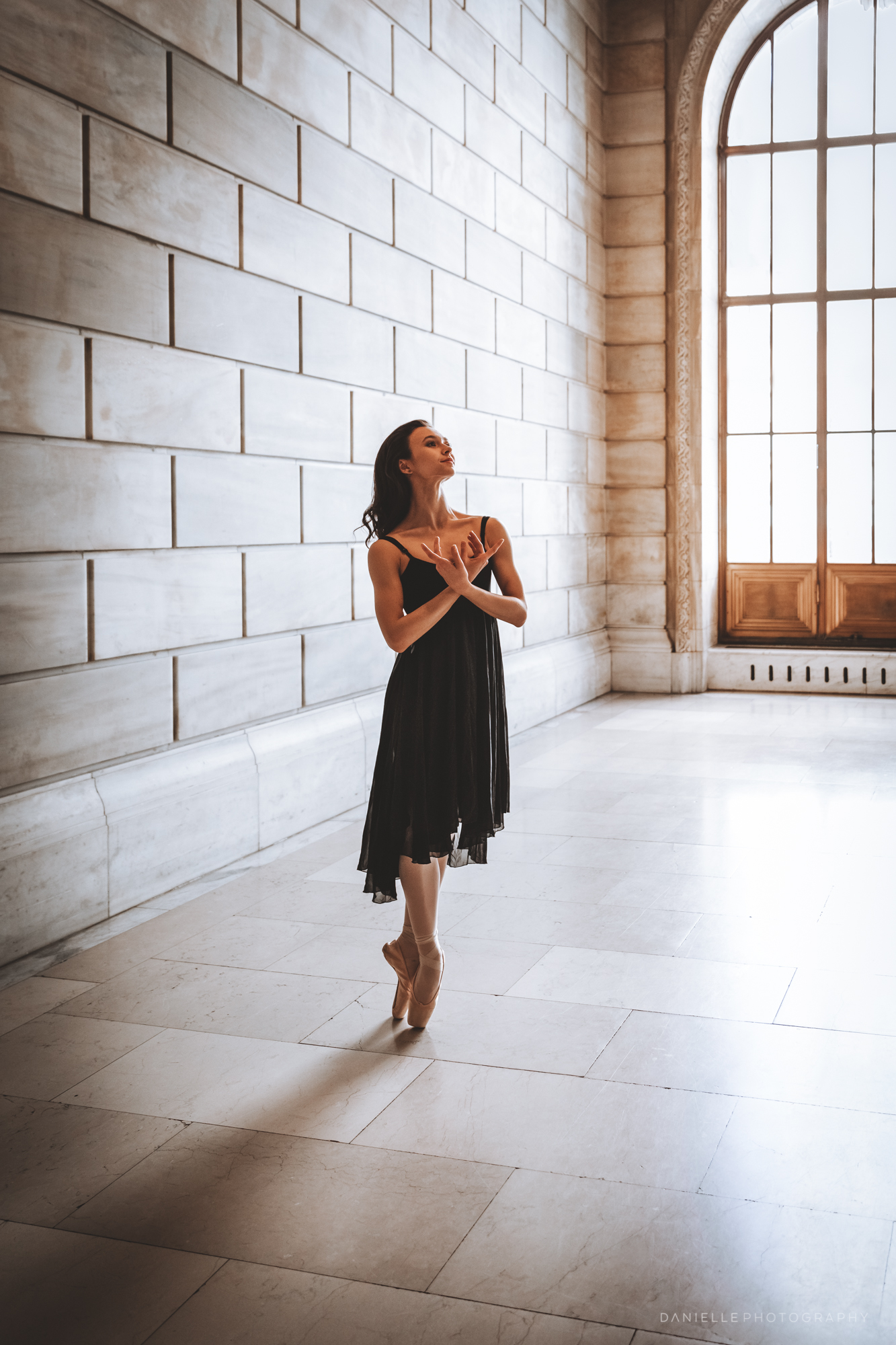 @DaniellePhotographySA_Ballerina_Photoshoot_NYPL-23-22.jpg