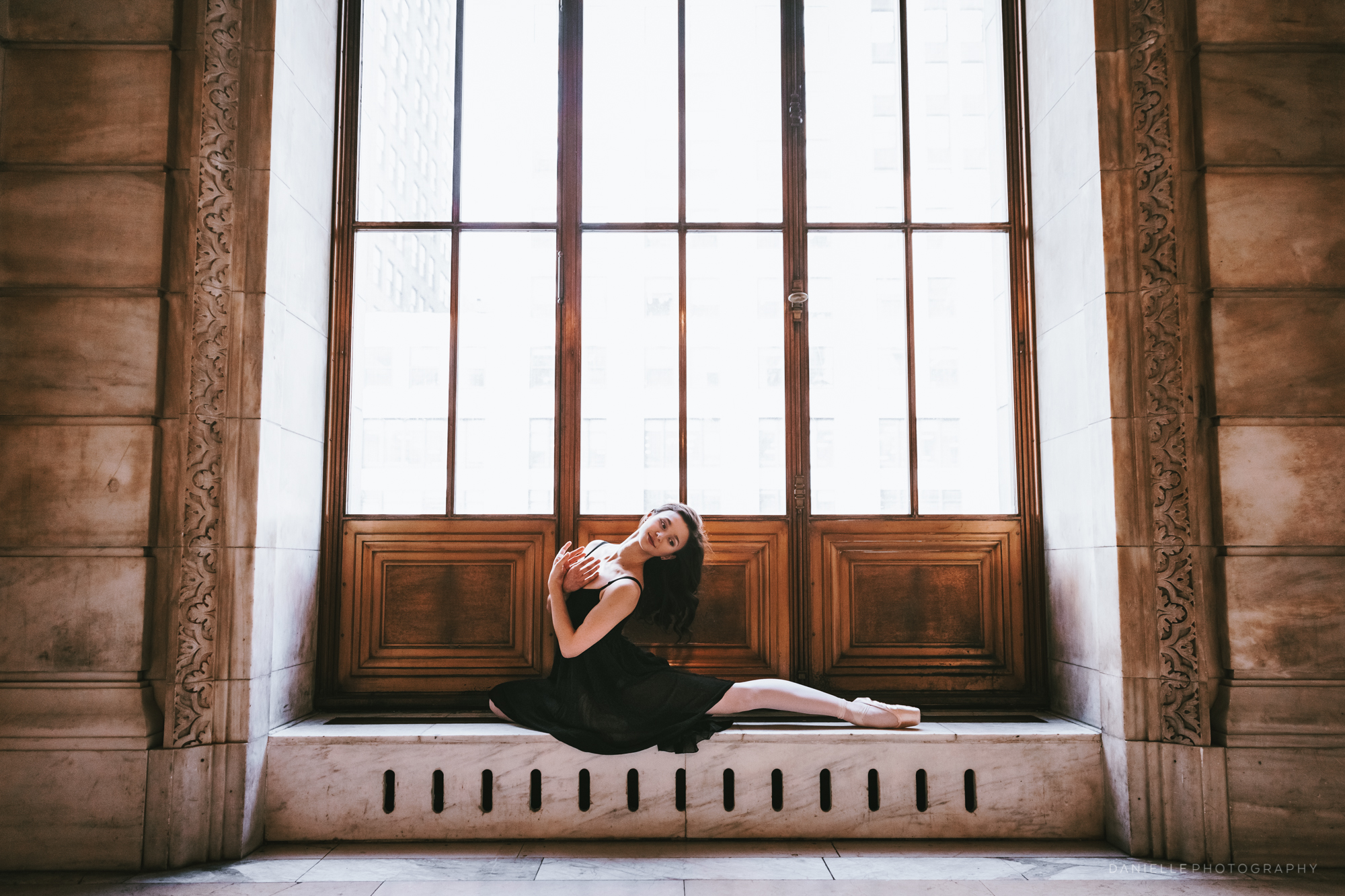 @DaniellePhotographySA_Ballerina_Photoshoot_NYPL-23-30.jpg