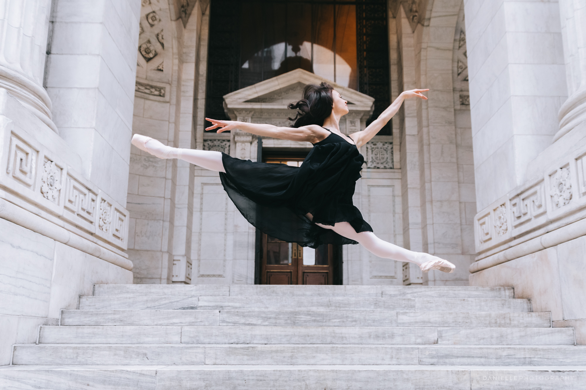 Ballerina Camila Rodrigues at the New York Public Library by @DaniellePhotographySa