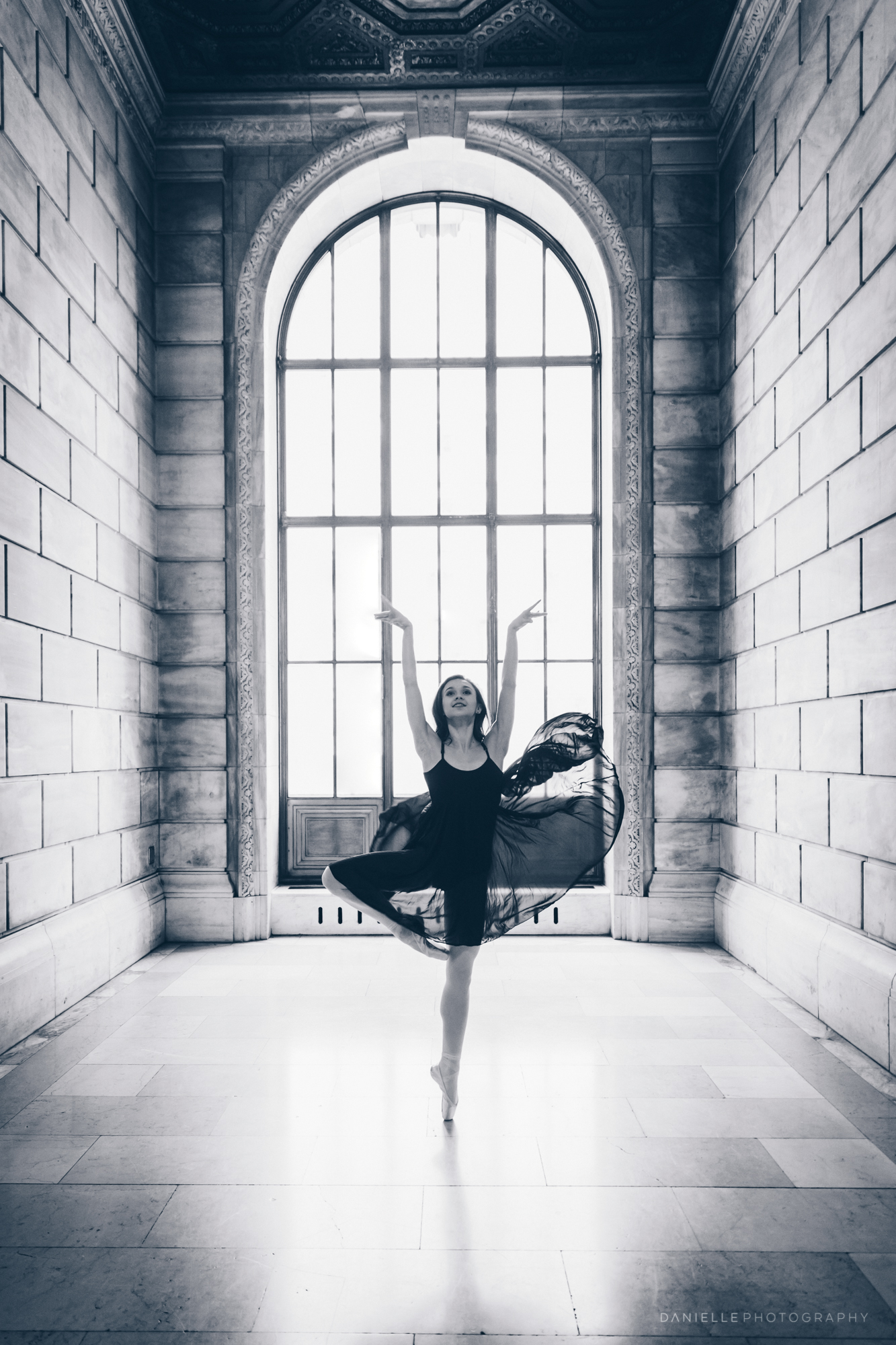 @DaniellePhotographySA_Ballerina_Photoshoot_NYPL-34.jpg