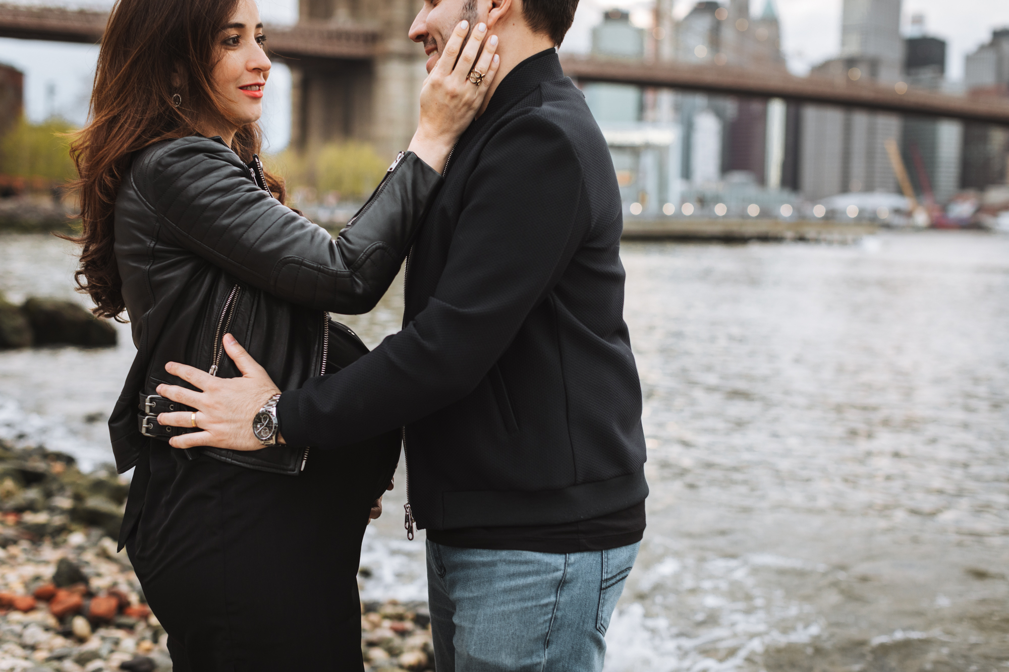 Maternity Photoshoot in Dumbo, Brooklyn by @DaniellePhotographySa