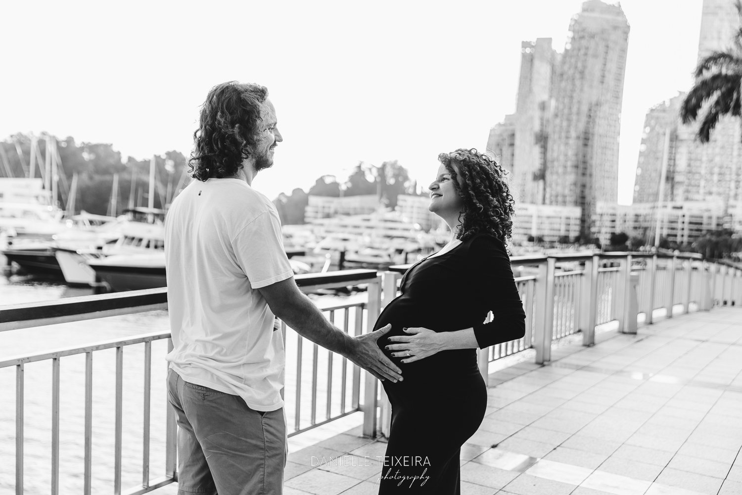 @DanielleTeixeira_Pregnancy_Photos_Labrador_Park_Mariama-36.jpg