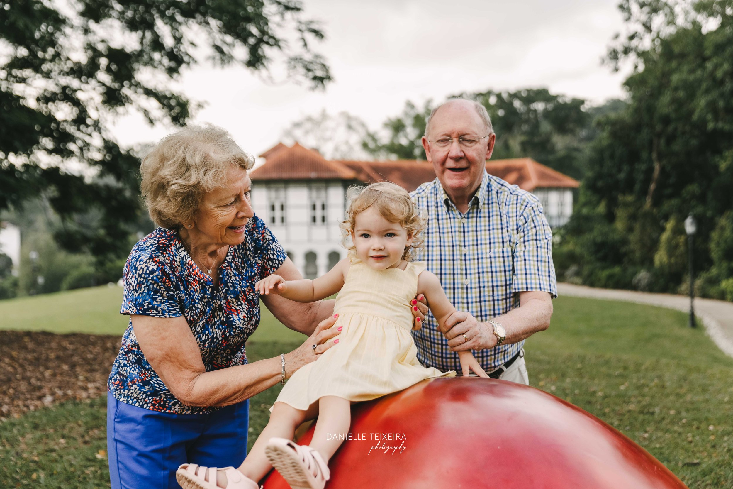 @DanielleTeixeira_Family_Photoshoot_Gallop_Extension_Singapore_Elaine-57.jpg