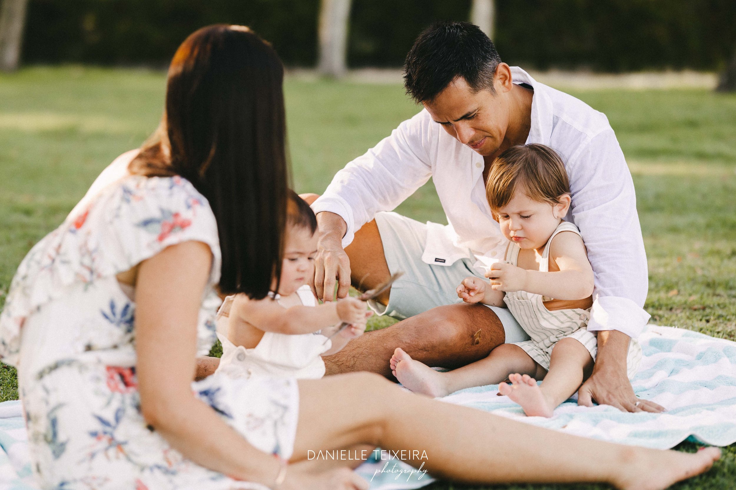 @DanielleTeixeira_Family_Photoshoot_Beach_Singapore_Nellie-87.jpg