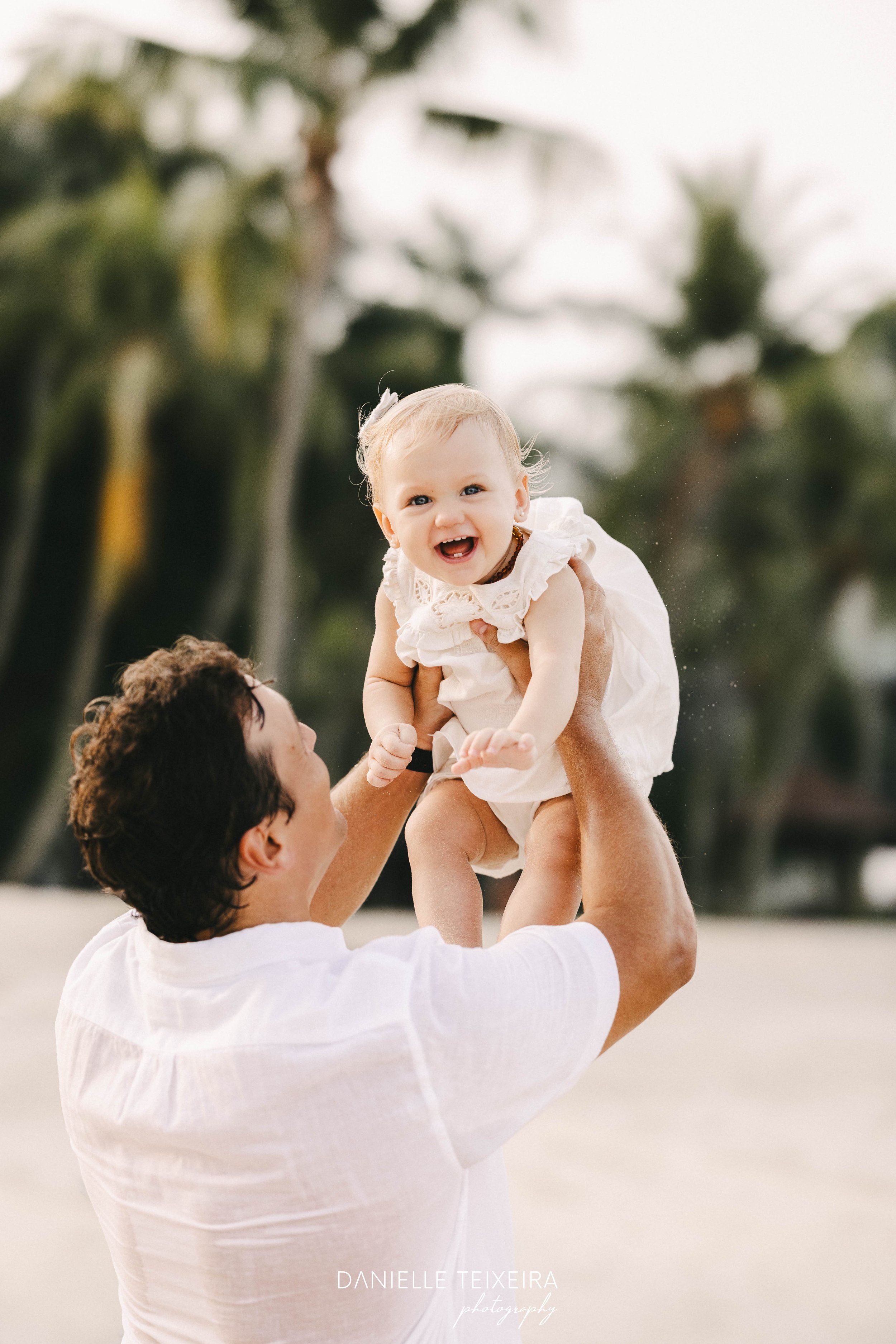 @DanielleTeixeira_Family_Photoshoot_Sentosa_Beach_Singapore_Luciana-130.jpg