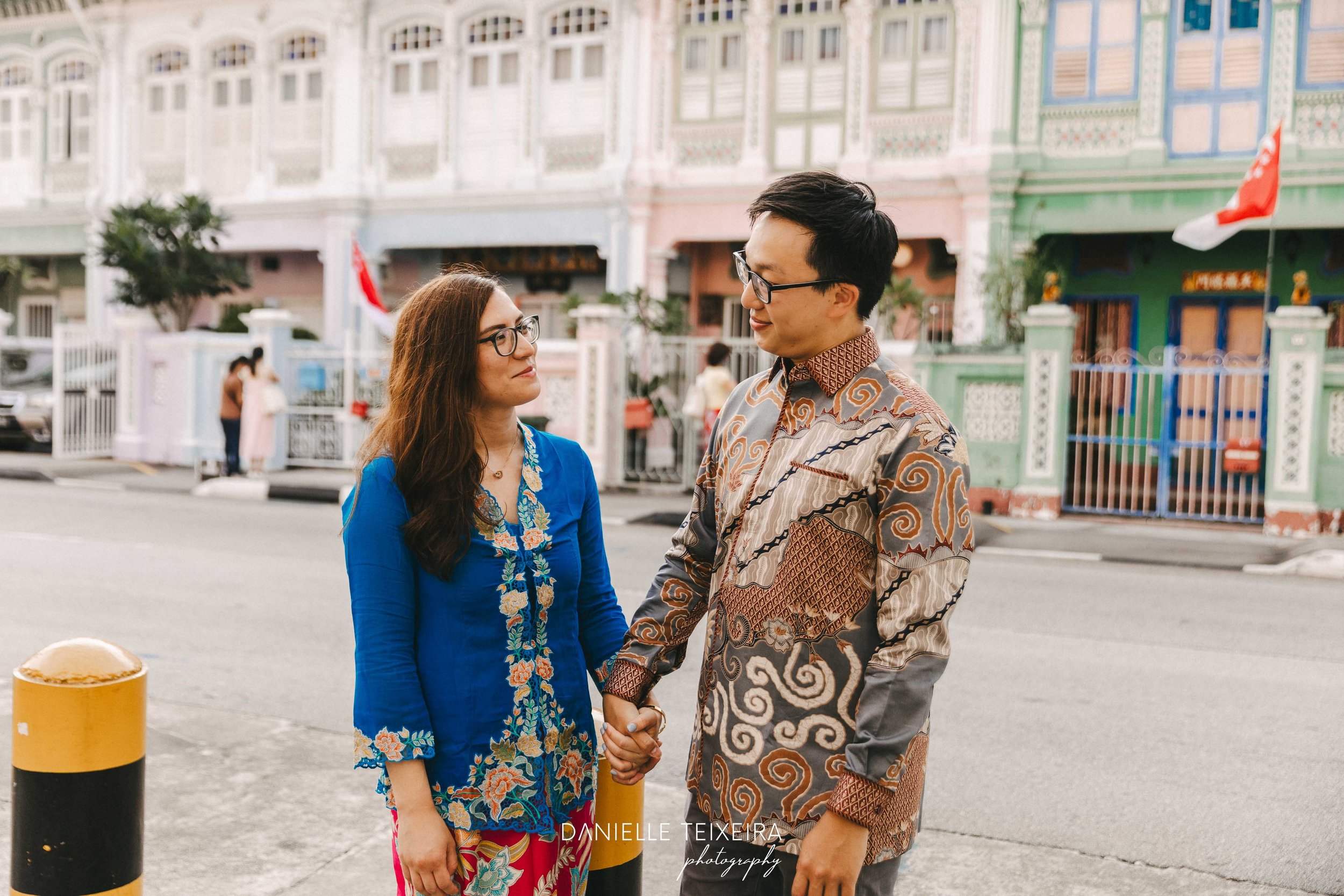 @DanielleTeixeira_Couple_Photoshoot_Peranakan_Houses_Singapore_Fiel-70.jpg