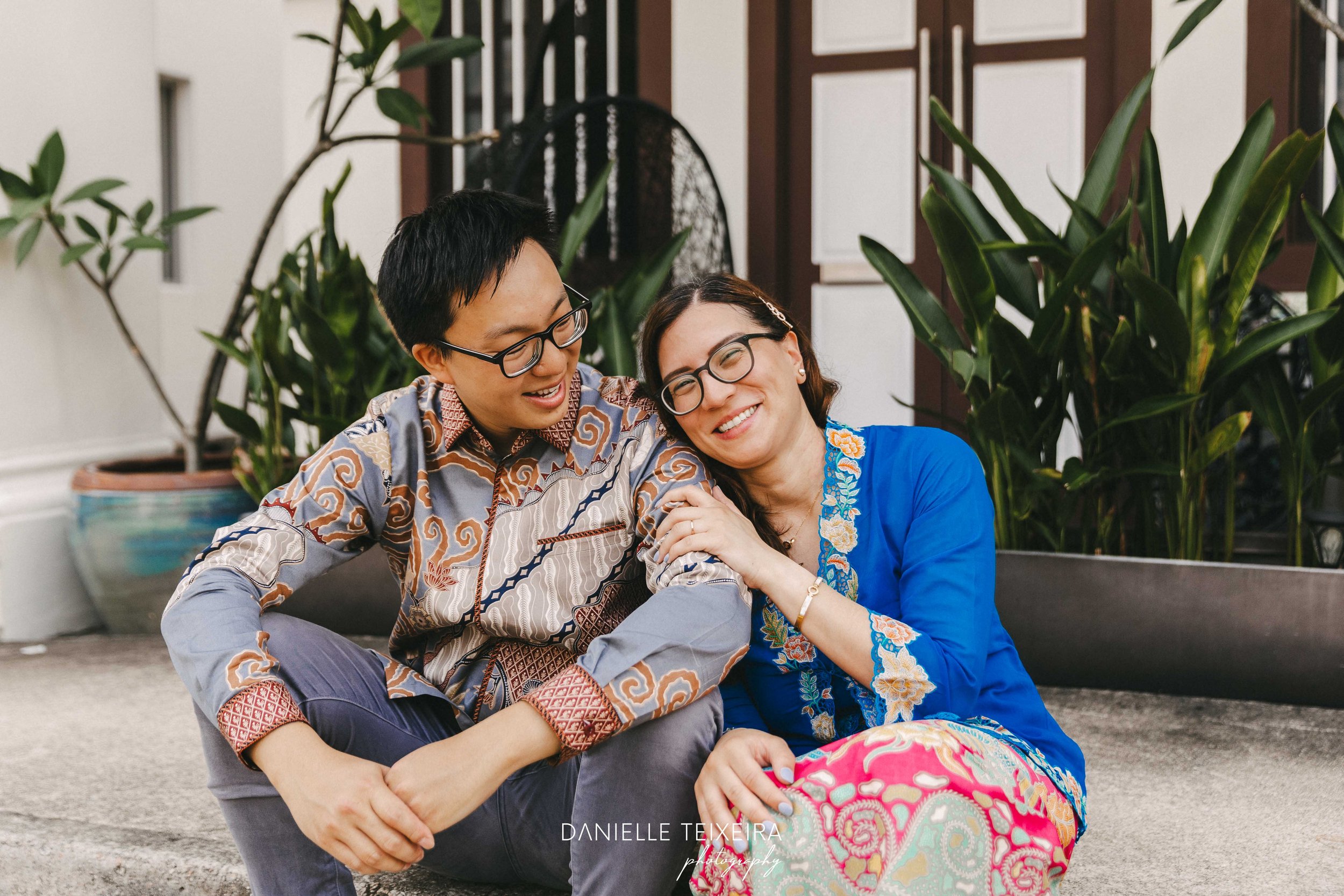 @DanielleTeixeira_Couple_Photoshoot_Peranakan_Houses_Singapore_Fiel-83.jpg