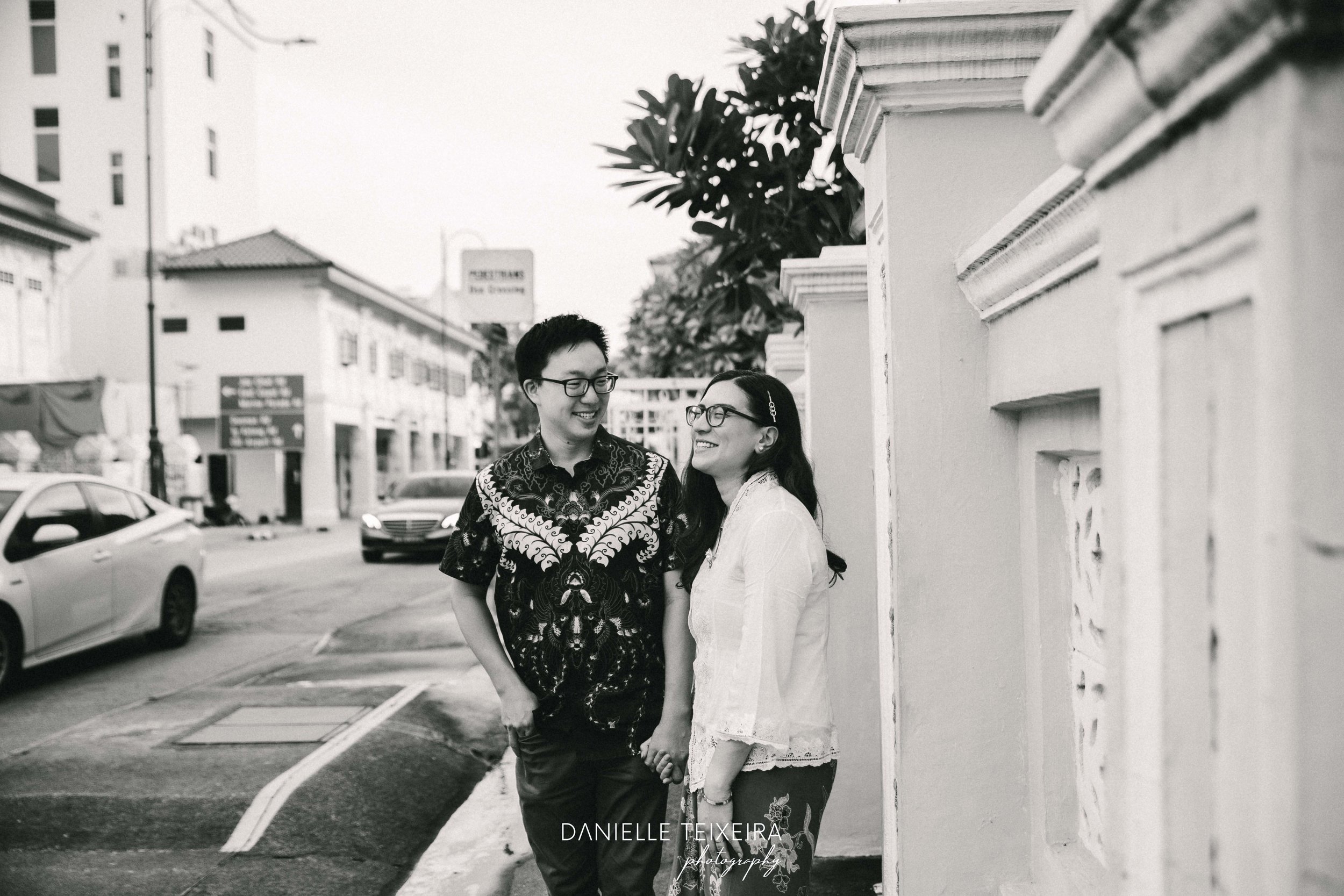 @DanielleTeixeira_Couple_Photoshoot_Peranakan_Houses_Singapore_Fiel-12.jpg