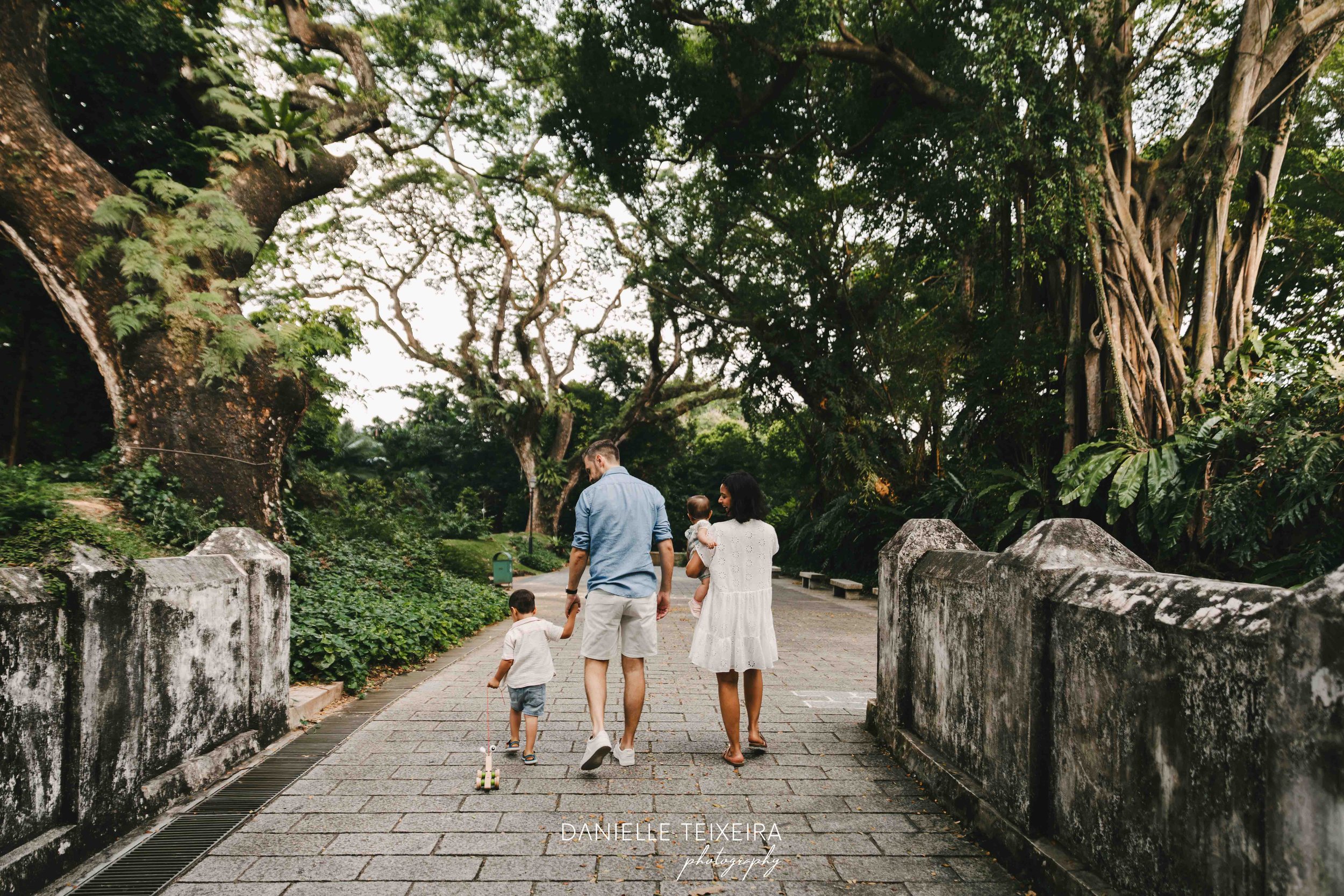 @DanielleTeixeira_Family_Photoshoot_Fort_Canning_Park_Reena-2.jpg