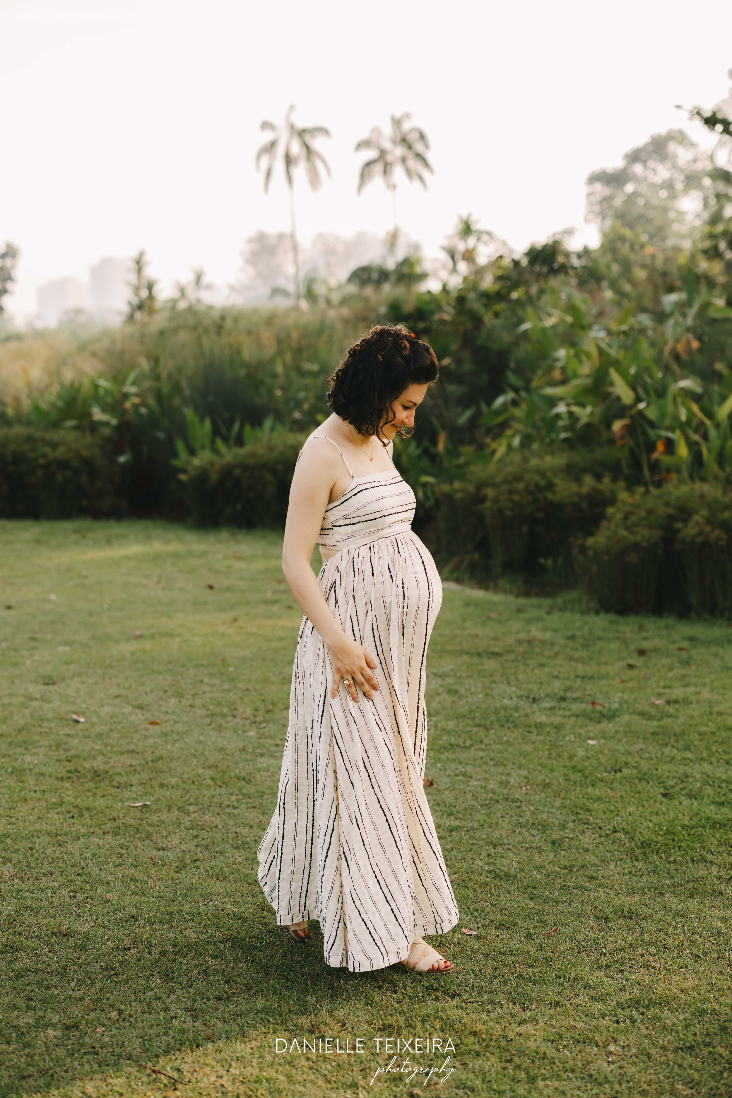 @DanielleTeixeira_Maternity_Photoshoot_Jurong_Lake_Saba-174.jpg