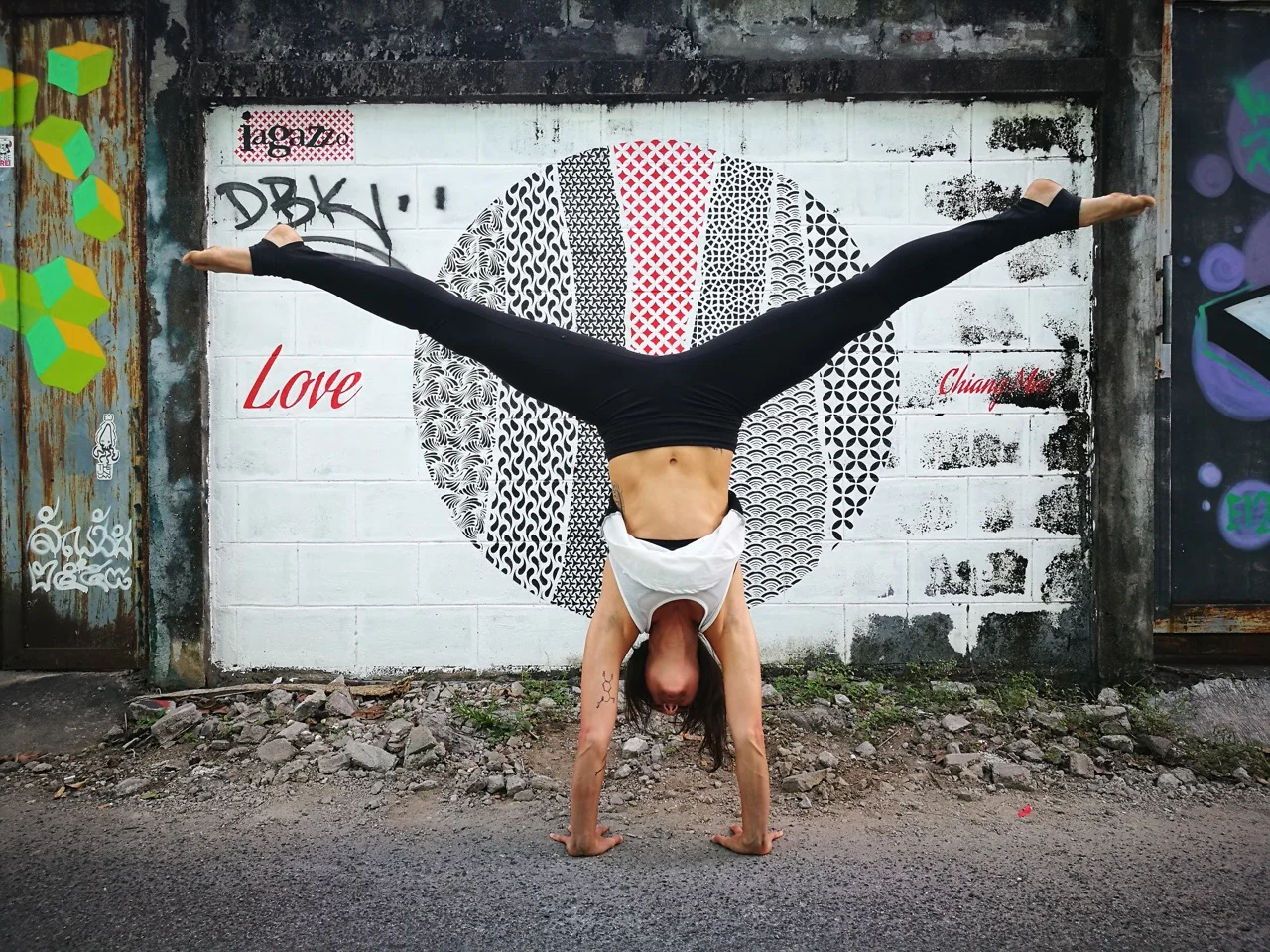 Handstand (Adho Mukha Vrksasana) Workshop