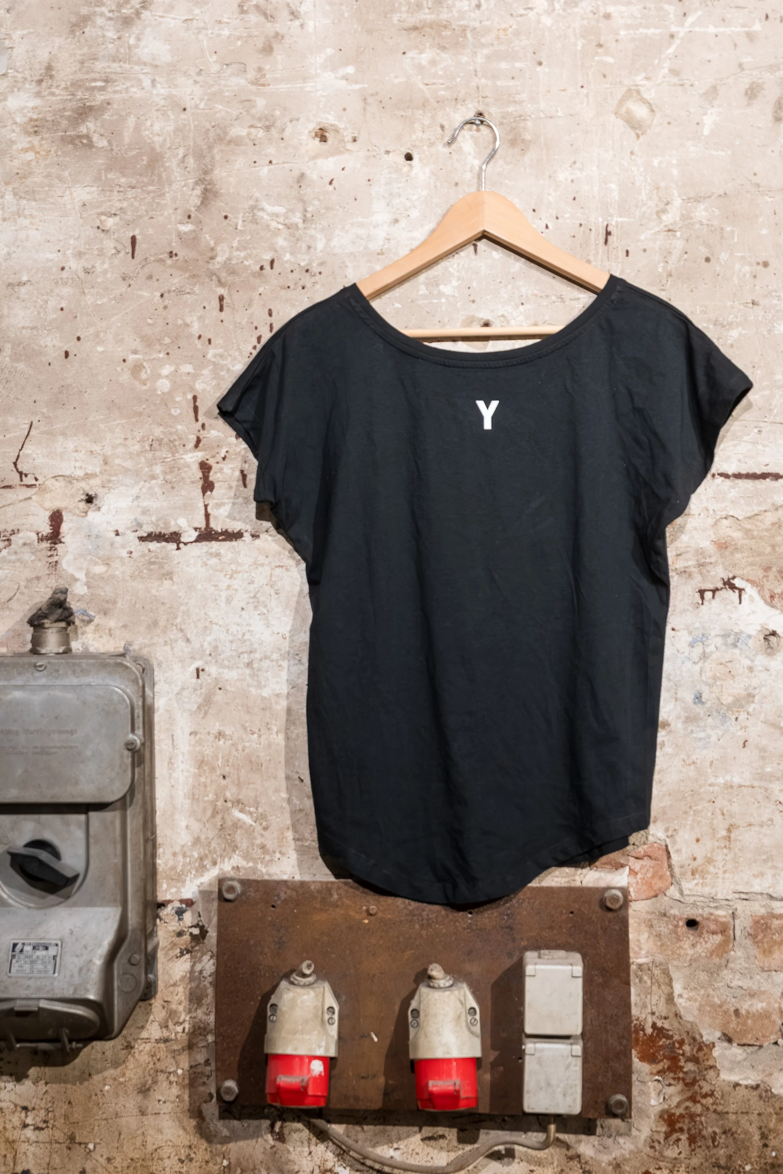 Female_Tee_back.jpg