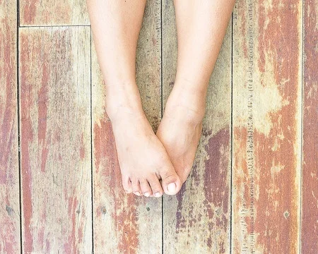 39048599_S_Feet.jpg