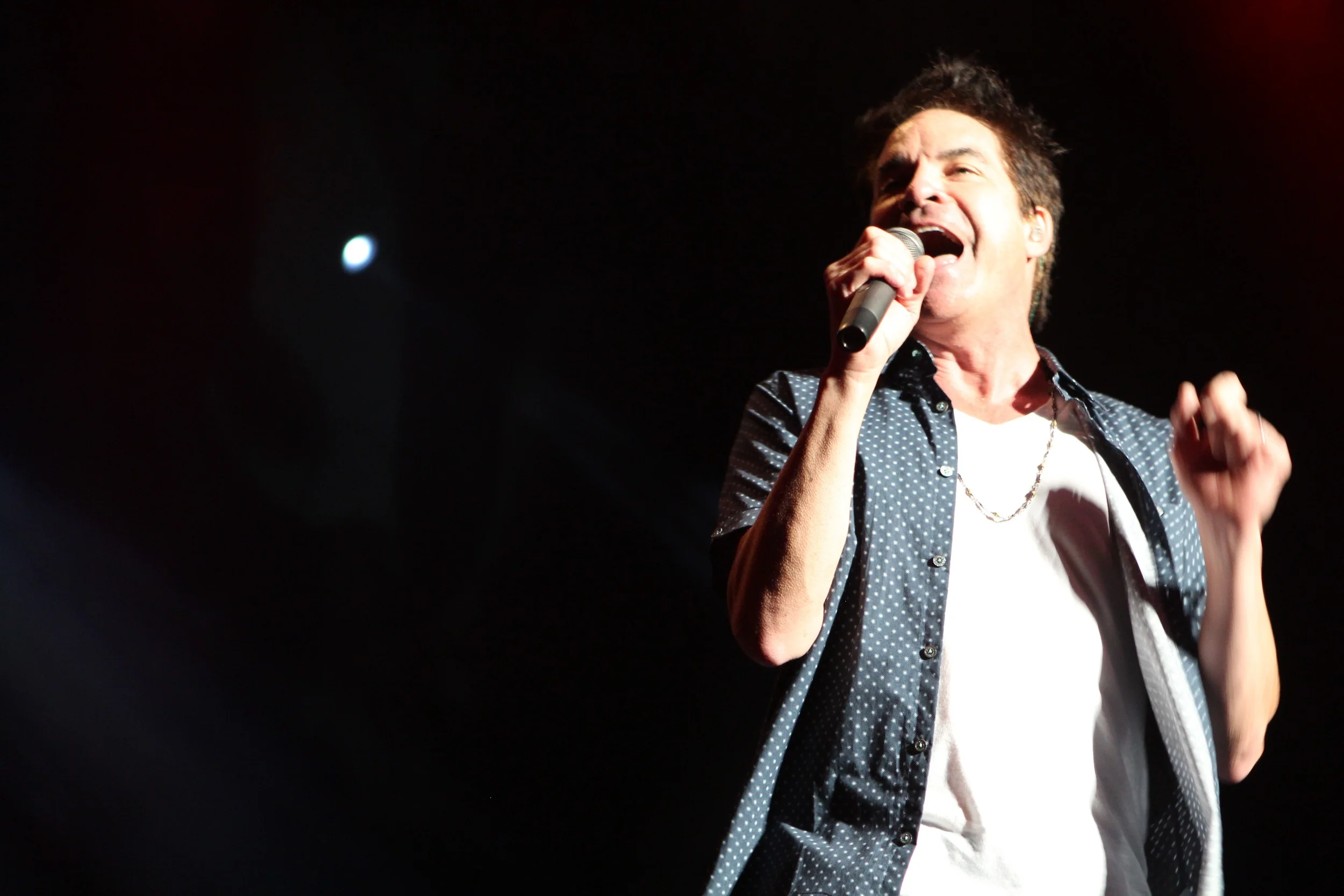 Train plays the Pacific Amphitheater at the OC Fair on Aug. 8, 2016. Photo: Frank Germano
