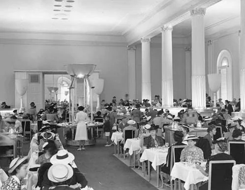Eaton's Georgian Room as it looked in the late 1930s. 