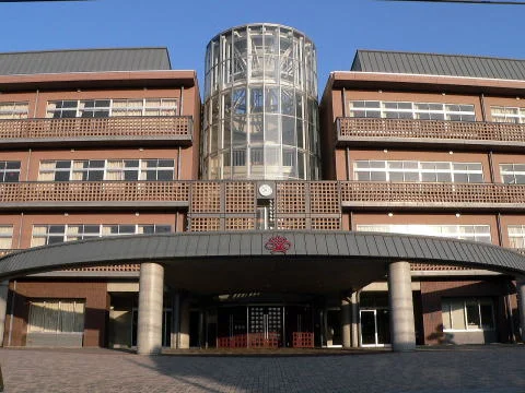 https://ja.wikipedia.org/wiki/新潟県立新潟高等学校