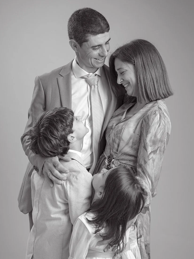 Foto en familia de primera comunión