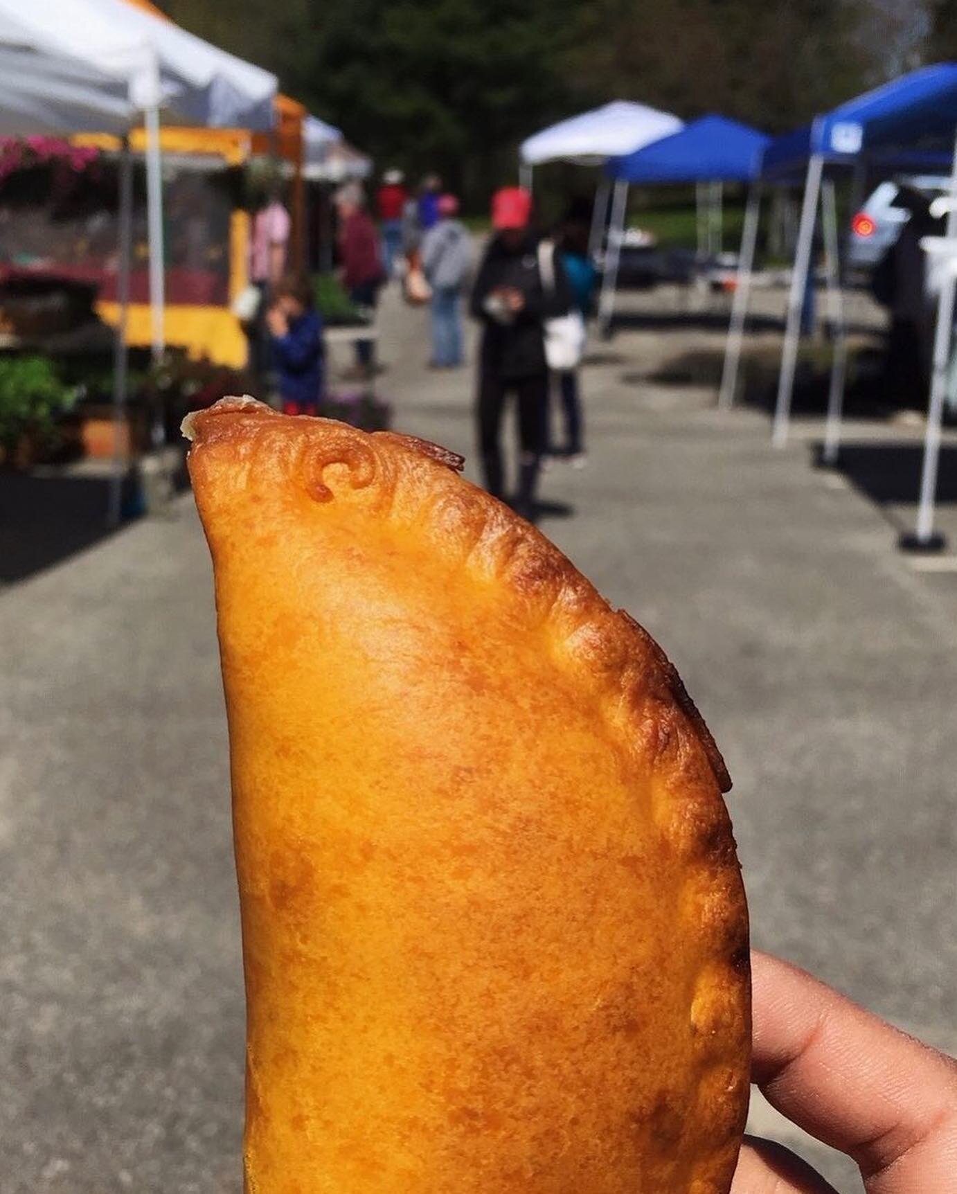 It's opening day for the @yarmouthfarmersmarket ! Find FFL members @empanada_club, @milkbottlemaine, @niyatcatering and @thegreeksofpeaks all there today, along with other amazing local vendors &amp; makers! The market runs from May through October, 