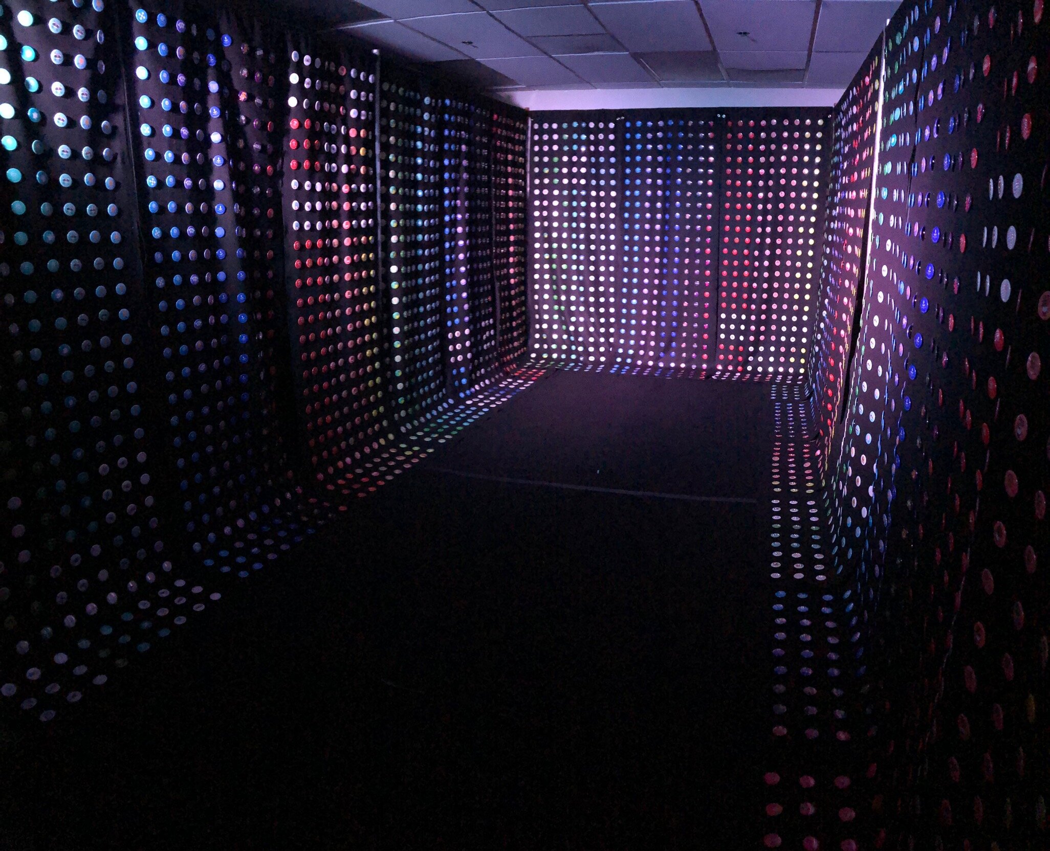 THE BUTTON ROOM / ART INSTALLATION