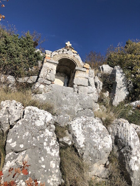 hiking trail shrine podaca to viter.jpg