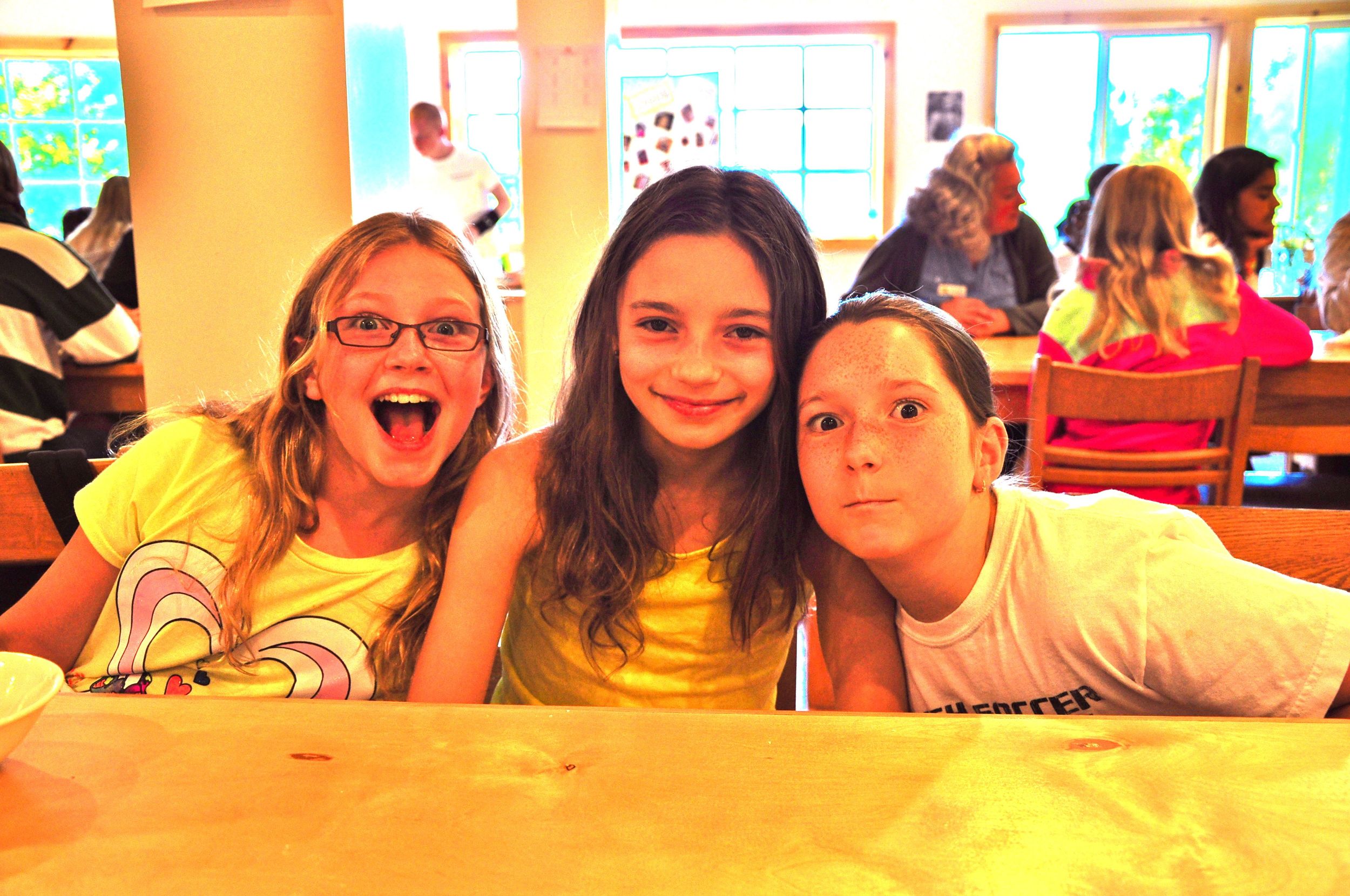 lydia-bella-and-olivia-let-their-crazy-out-at-lunch.jpg