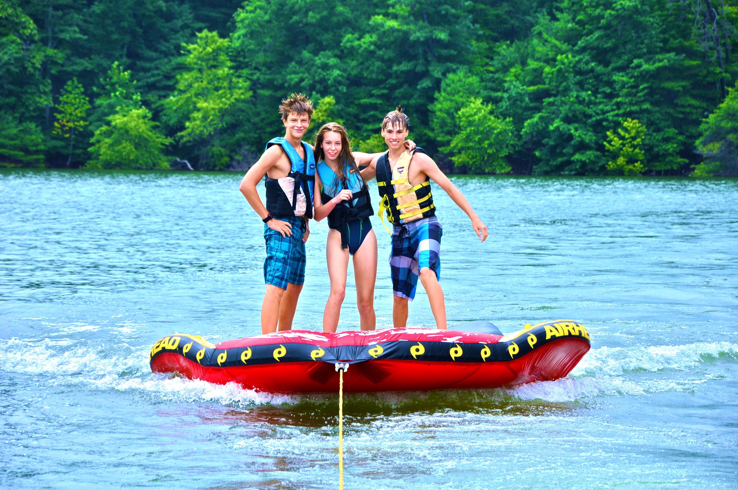 chase-yeelen-and-bruce-take-their-chances-to-pose-on-the-tube.jpg