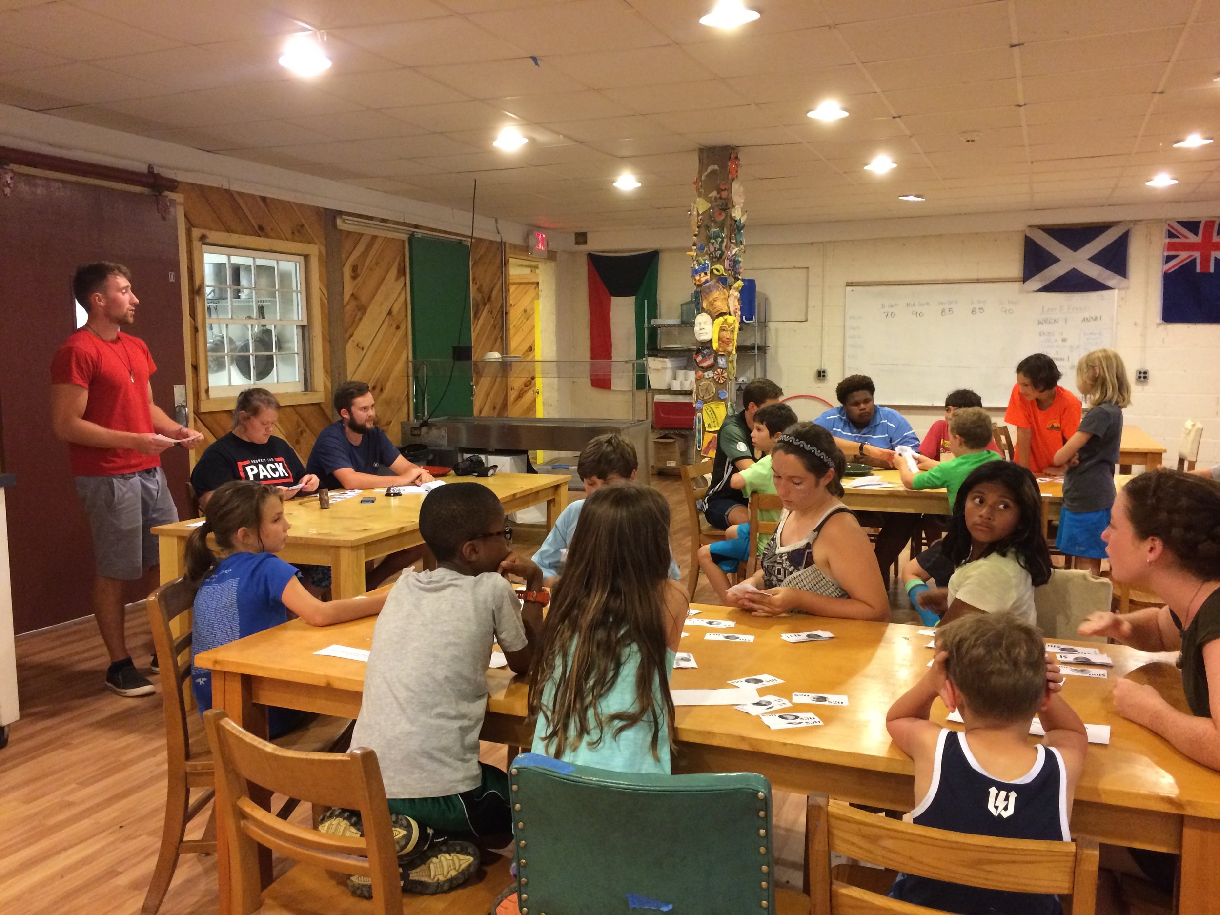 Camp Summer : Rainy day games. 