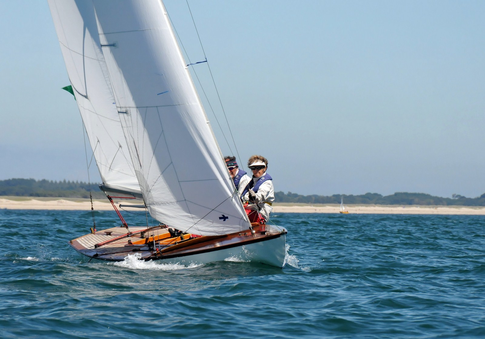  En régate en mer à Bénodet en juin 2011 (Photo YCIF)