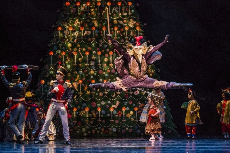 The-Nutcracker-at-Joffrey-Ballet-Chicago-3.jpg