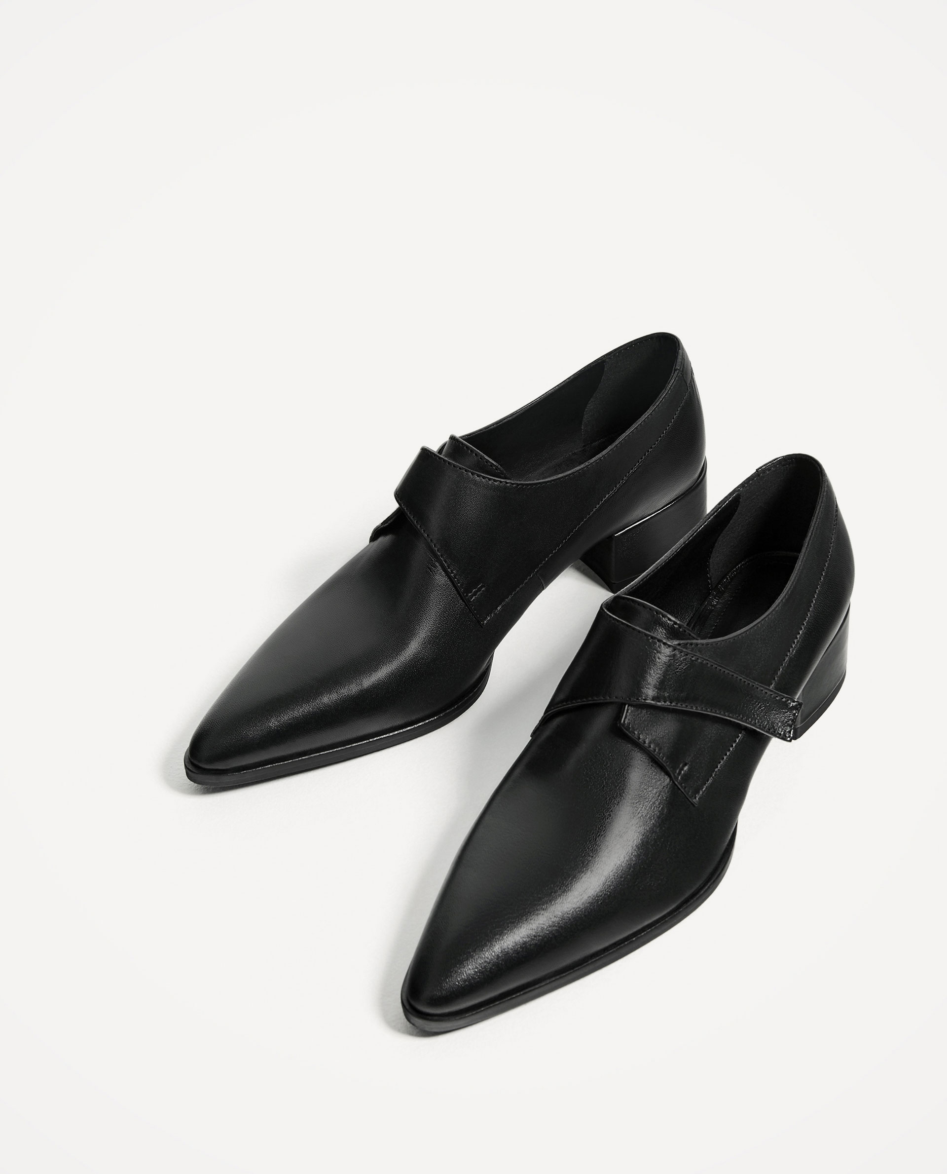 BLACK FLAT LEATHER SHOES