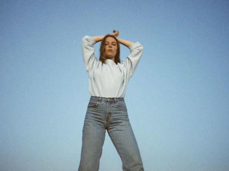 maggie-rogers---oliva-bee-ca51ad3221922e13d467f2a3777b27e4441e50b0-s800-c85.png