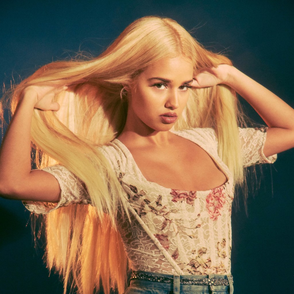 Tommy-Genesis-Lucky.jpg