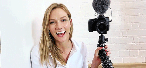 Why are Supermodels Taking to the Vertical Screen? 