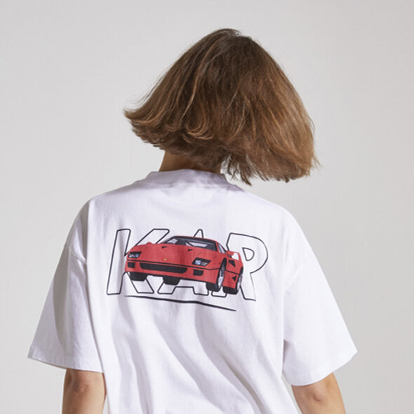 The easy breezy aesthetic of L’ART DE L’AUTOMOBILE. Image Via