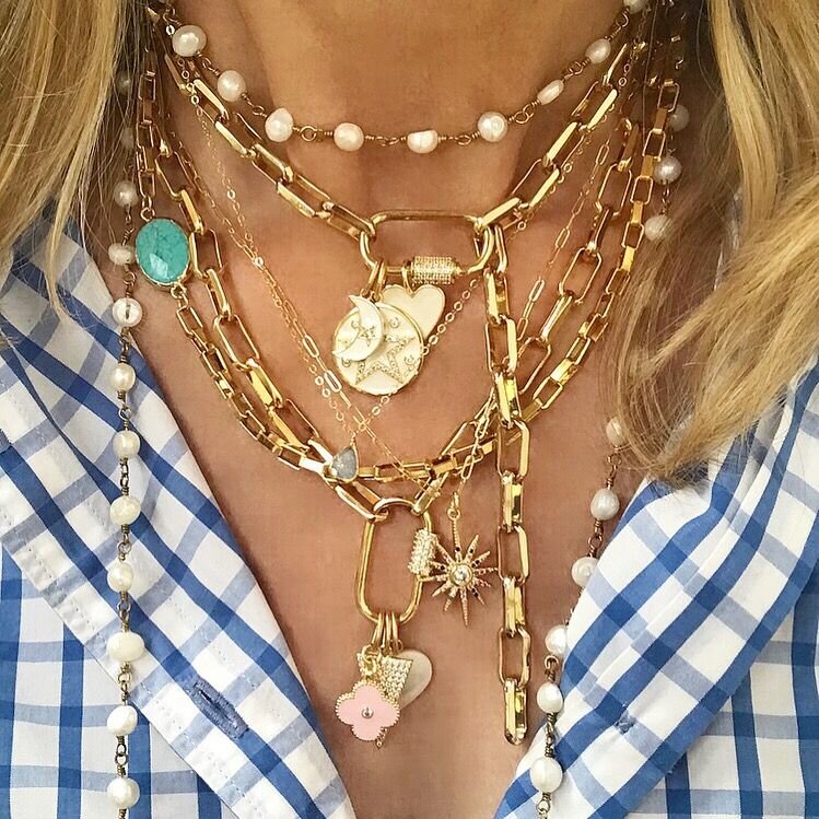 Another wonderfully executed #neckmess. Image  via